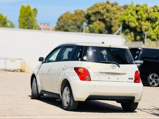 Toyota IST 2003 White