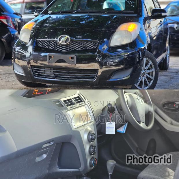 Toyota Vitz 2009 Black