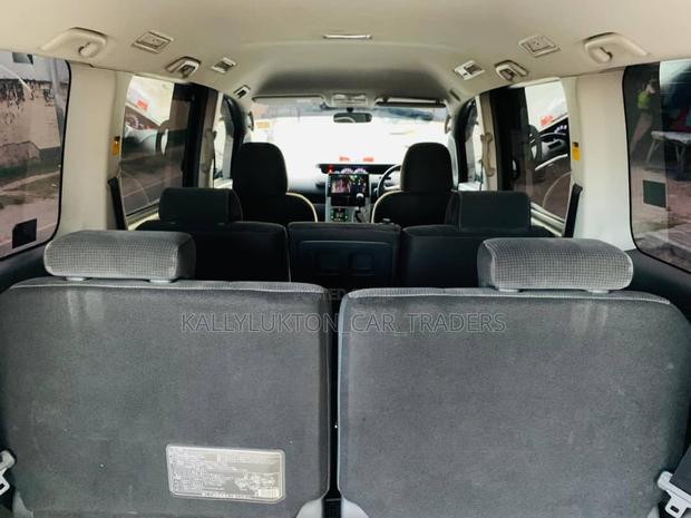 Toyota Noah 2009 Black