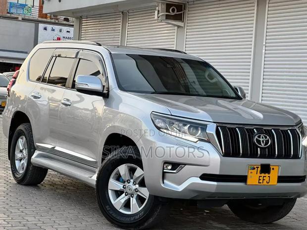 Toyota Land Cruiser Prado 2019 Silver