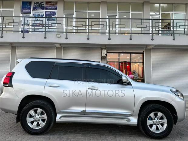 Toyota Land Cruiser Prado 2019 Silver