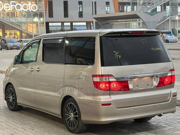 Toyota Alphard 2.4 Petrol FWD 2003 Gold