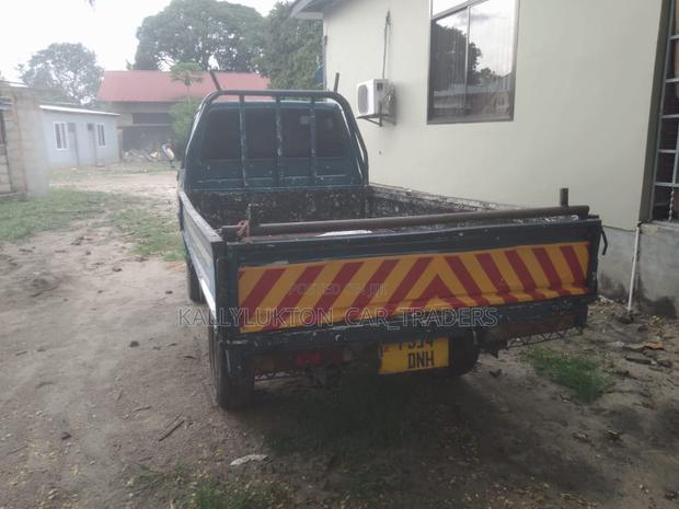 Toyota TownAce 2000 Blue