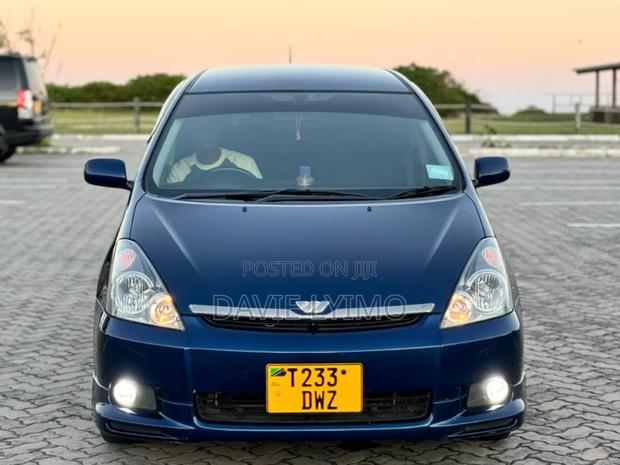 Toyota Wish 2004 Blue