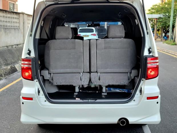 Toyota Alphard 2005 White