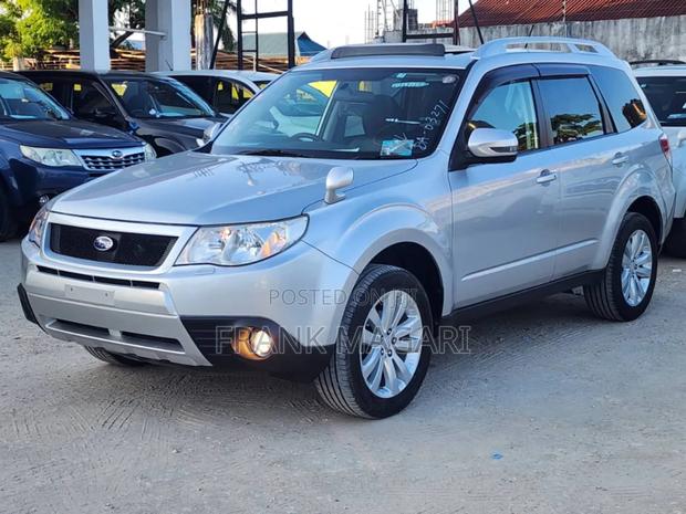 Subaru Forester 2011 Gray
