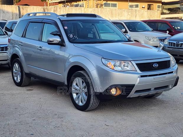 Subaru Forester 2011 Gray