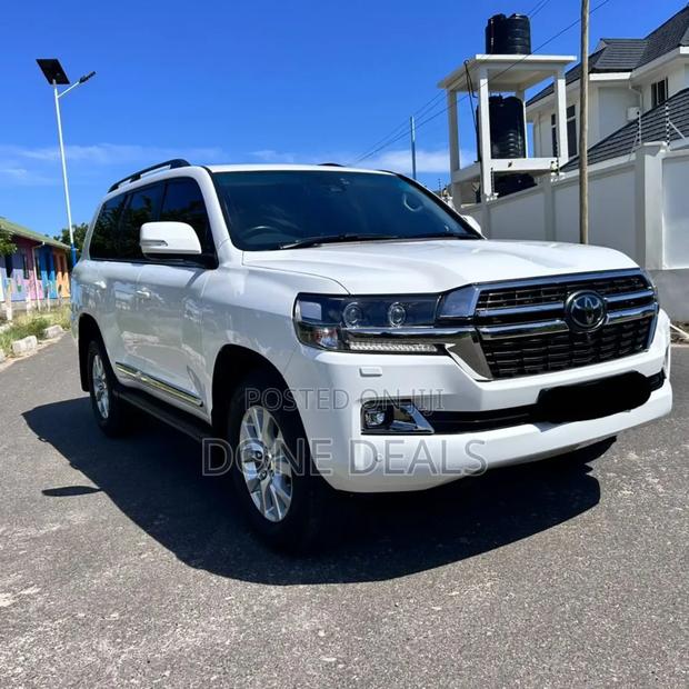 Toyota Land Cruiser 2020 White