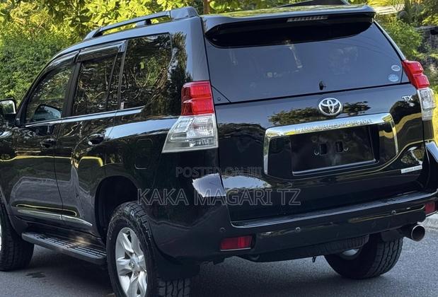 Toyota Land Cruiser Prado 2010 Black
