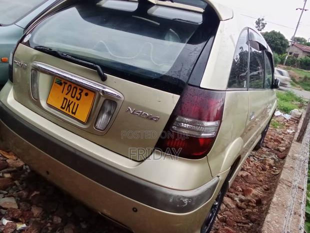 Toyota Nadia 2003 Green