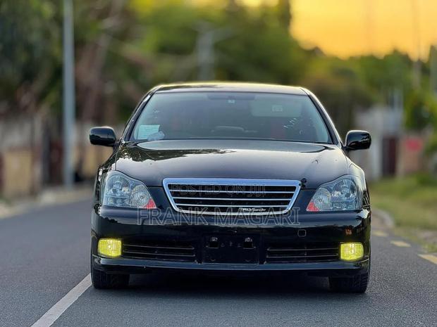 Toyota Crown Royale 2005 Black