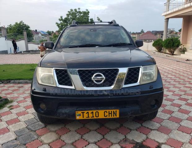 Nissan Navara 2005 Black