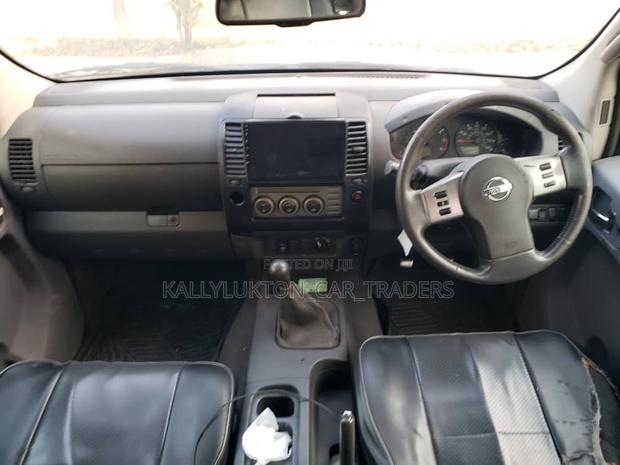 Nissan Navara 2005 Black