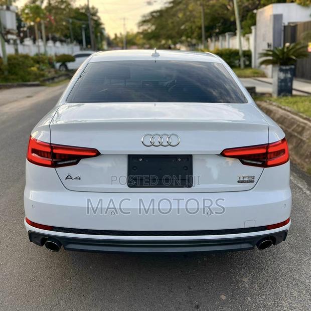 Audi A4 2.0T Premium AWD quattro 2017 White