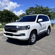 Toyota Land Cruiser 2021 White for sale
