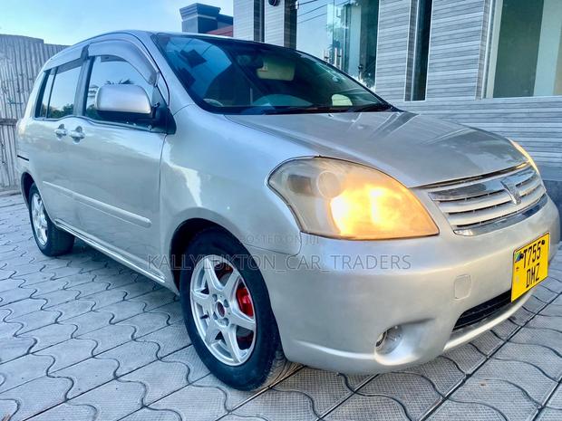 Toyota Raum 2005 Blue