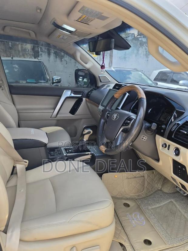 Toyota Land Cruiser Prado 2017 White