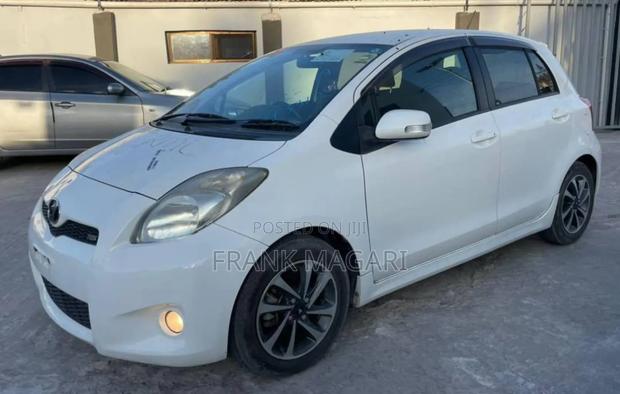 Toyota Vitz 2009 White