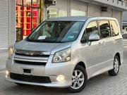 Toyota Noah 2007 Silver for sale