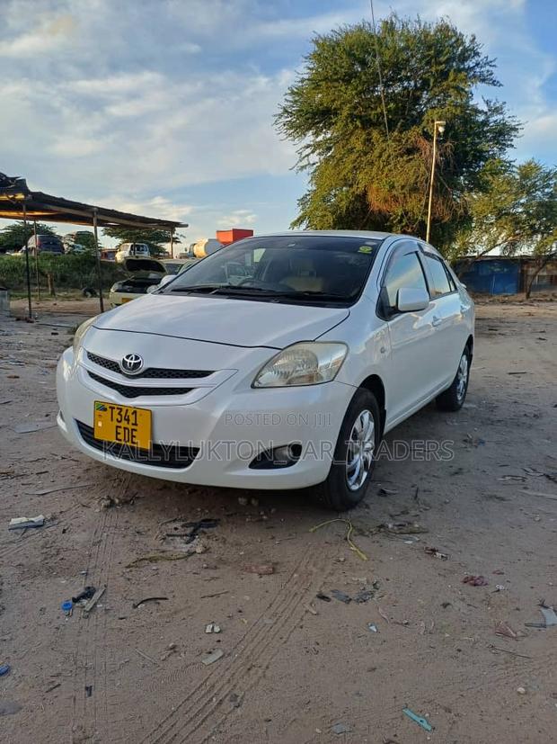 Toyota Belta 2005 White