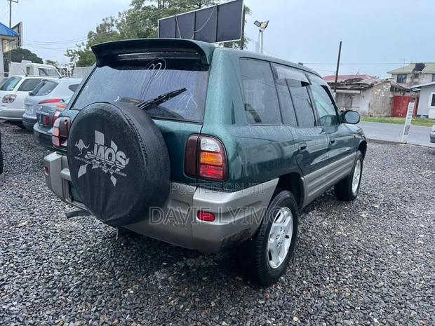 Toyota RAV4 Base 4x4 1999 Green