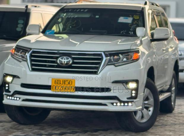 Toyota Land Cruiser Prado 2018 White