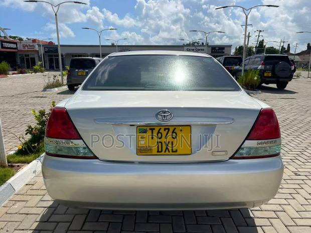 Toyota Mark II Blit 2004 Silver