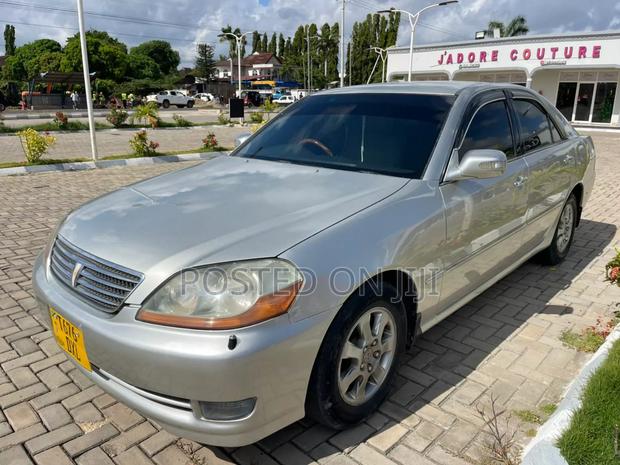 Toyota Mark II Blit 2004 Silver
