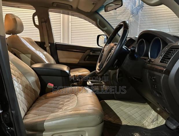 Toyota Land Cruiser 2012 Black