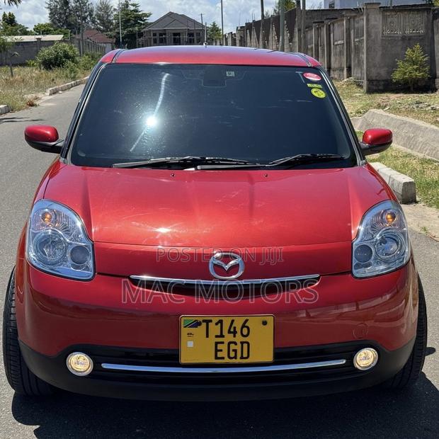 Mazda Verisa 2010 Red