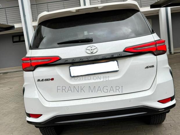 Toyota Fortuner 2023 White
