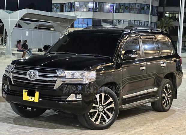 Toyota Land Cruiser 2011 Black