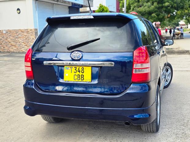 Toyota Wish 2004 Blue