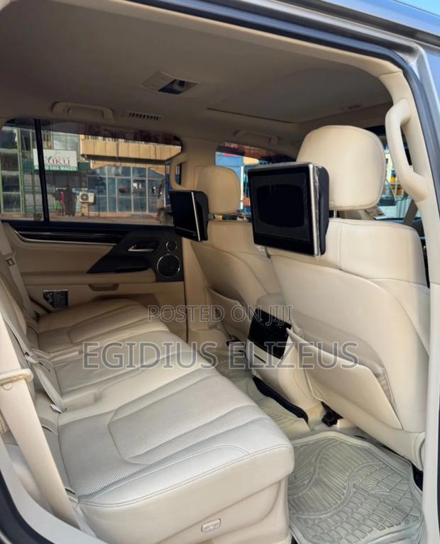 Lexus LX 2015 Silver