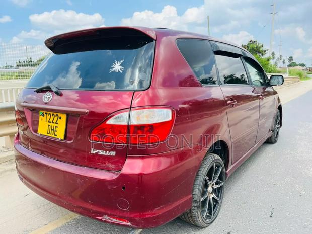 Toyota Ipsum 2004 Red