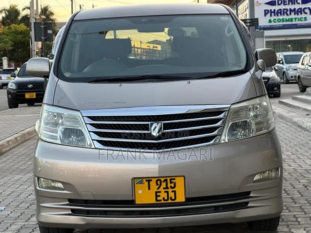 Toyota Alphard 2.4 Petrol FWD 2006 Gold