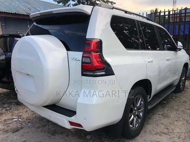Toyota Land Cruiser Prado 2022 White