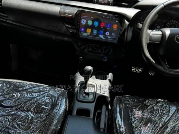 Toyota Hilux 2020 Gray