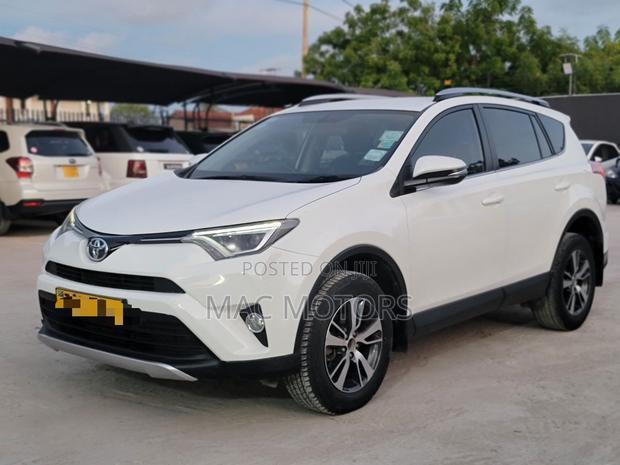 Toyota RAV4 2015 White