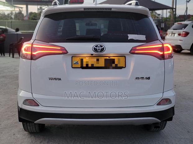 Toyota RAV4 2015 White