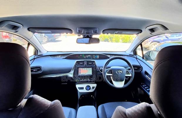 Toyota Prius 2017 Silver