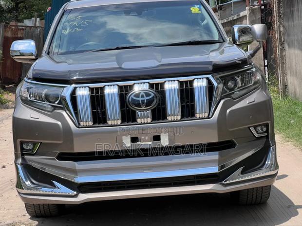 Toyota Land Cruiser Prado 2.8 2019 Gray