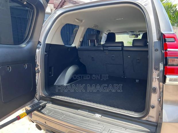 Toyota Land Cruiser Prado 2.8 2019 Gray