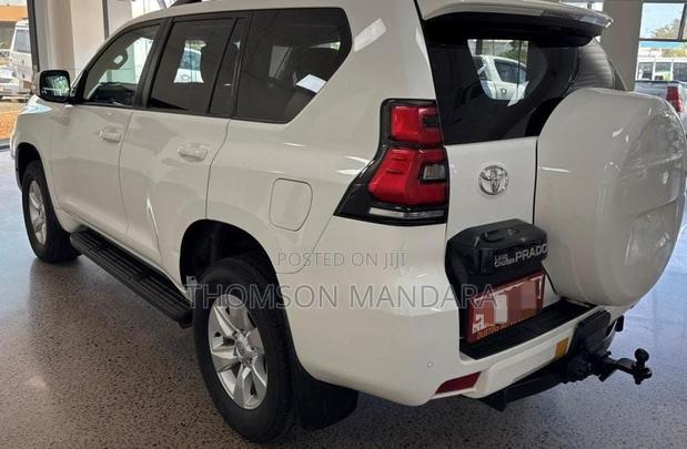 Toyota Land Cruiser Prado 2019 White