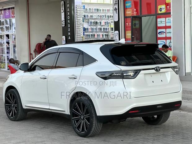 Toyota Harrier 2.0 4WD 2014 White