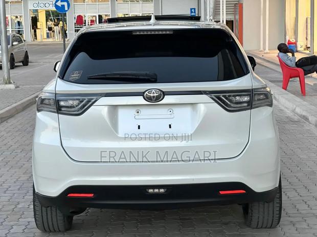 Toyota Harrier 2.0 4WD 2014 White