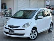 Toyota Ractis 1.3 FWD 2010 White for sale