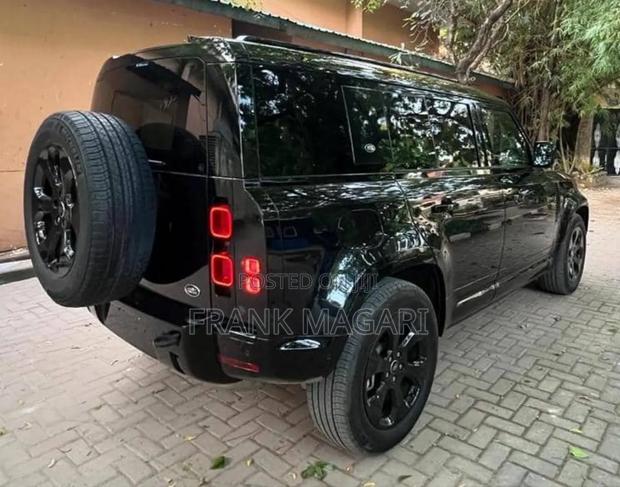 Land Rover Defender 2022 Black