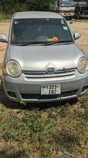 Toyota Sienta 2005 Silver for sale