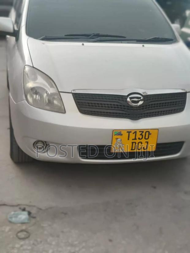 Toyota Corolla Spacio 2003 Gold